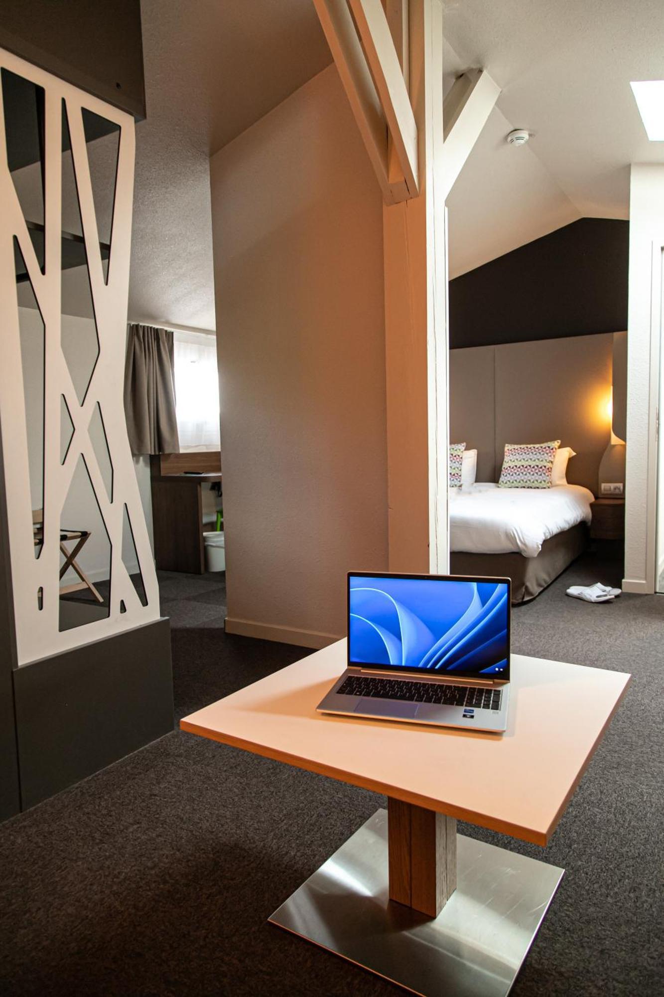 Campanile Toulouse - Blagnac Aeroport Hotell Exteriör bild